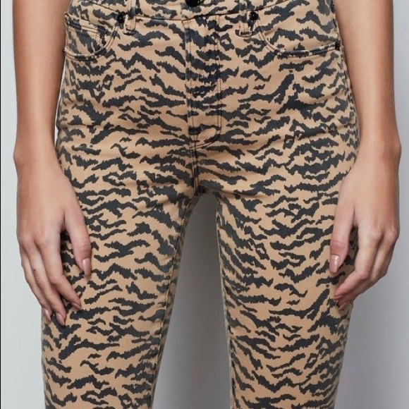 GOOD AMERICAN Zebra Print Jean - Size 8/29 - Picture 11 of 13